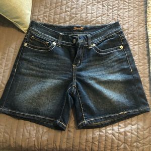 Seven7 for all mankind jean shorts size 6
